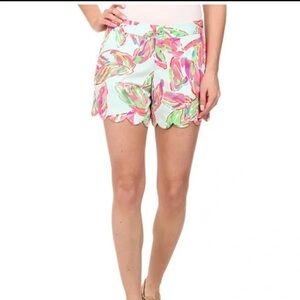 Lilly Pulitzer Women's Floral Print Shorts Sz. 6